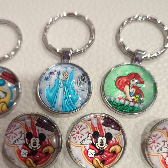Disney Character Keychains Set - Picture 3 of 5